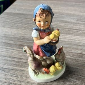 Vintage Goebel MI Hummel feeding time